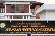 Sejumlah Oknum Pejabat Pemko Padang Sidempuan,Mendatangi Kejaksaan Negeri Padang Sidempuan Diduga Terkait Kasus Korupsi Proyek Alun-Alun