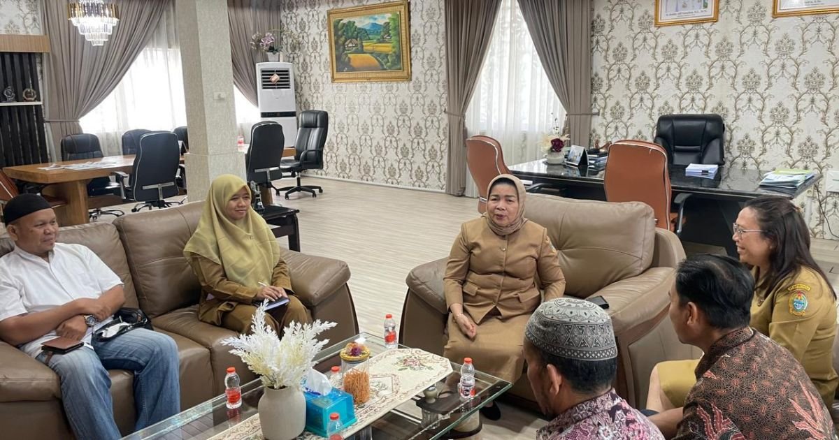 Yuliani Siregar Kadisnaker Sumut Sambut Langsung Audensi SP PPMI MADANI INDONESIA